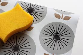 چگونه کاغذ دیواری را تمیز کنیم